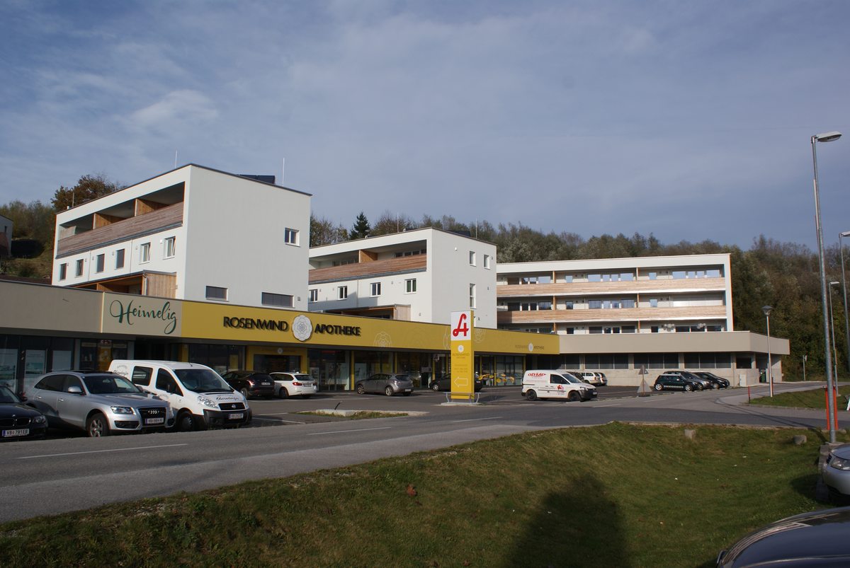 Wohnanlage und Geschäftslokale Seewalchen